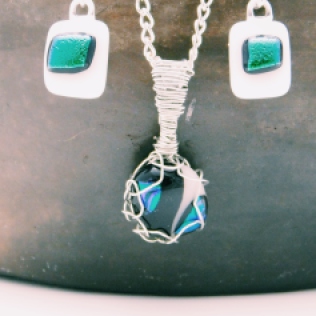 glass fusion jewelry set wire wrapped green dichroic